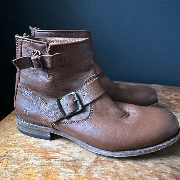 Frye Tyler Engineer Leather Ankle Buckle Boots in Cognac Size 7 - Picture 2 of 10